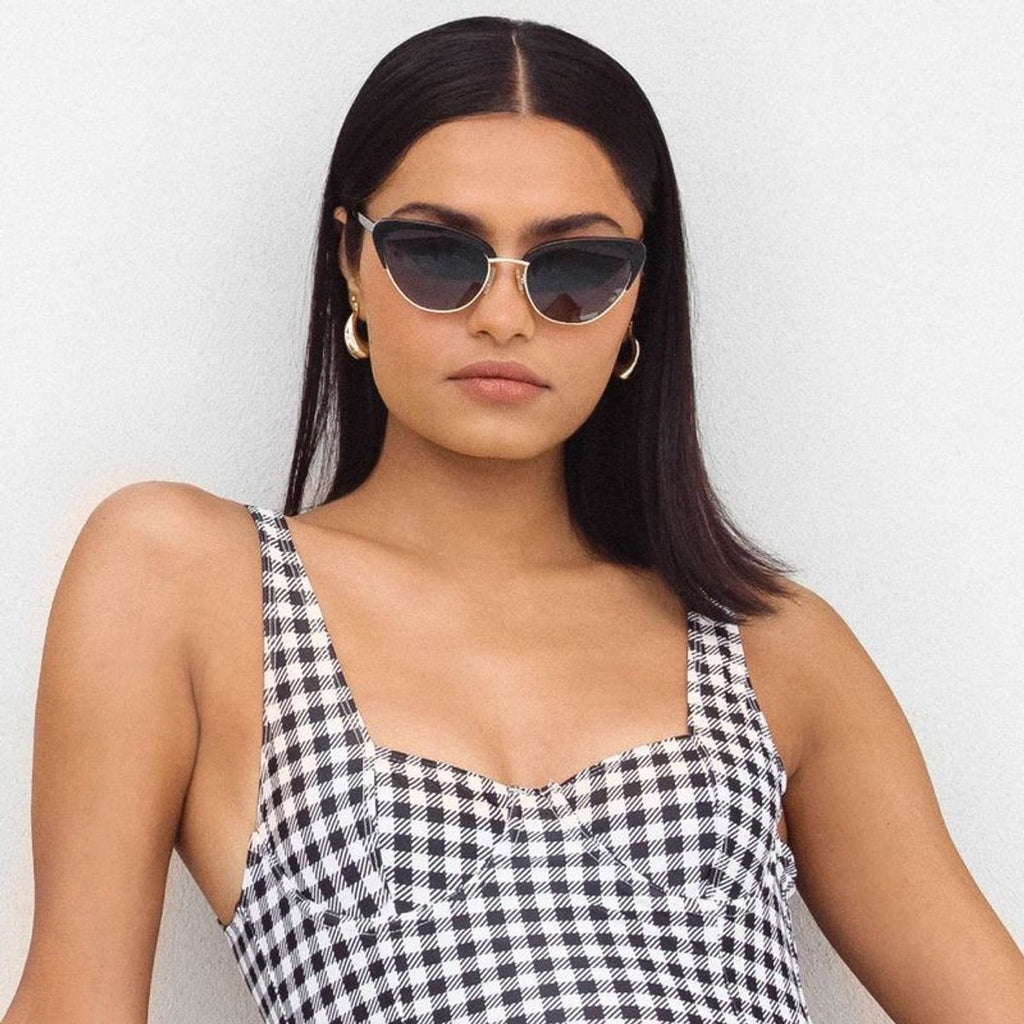 Peggy, Shiny Black/Grey Gradient Polarised Lenses