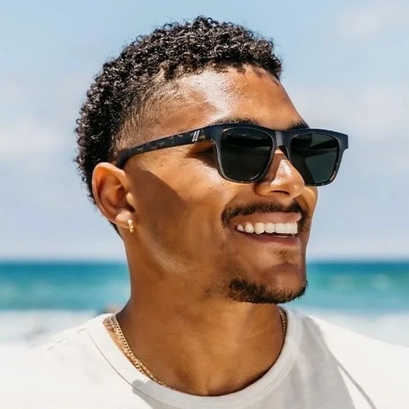 Blenders Tate Matte Tort G15 Polarised Lifestyle