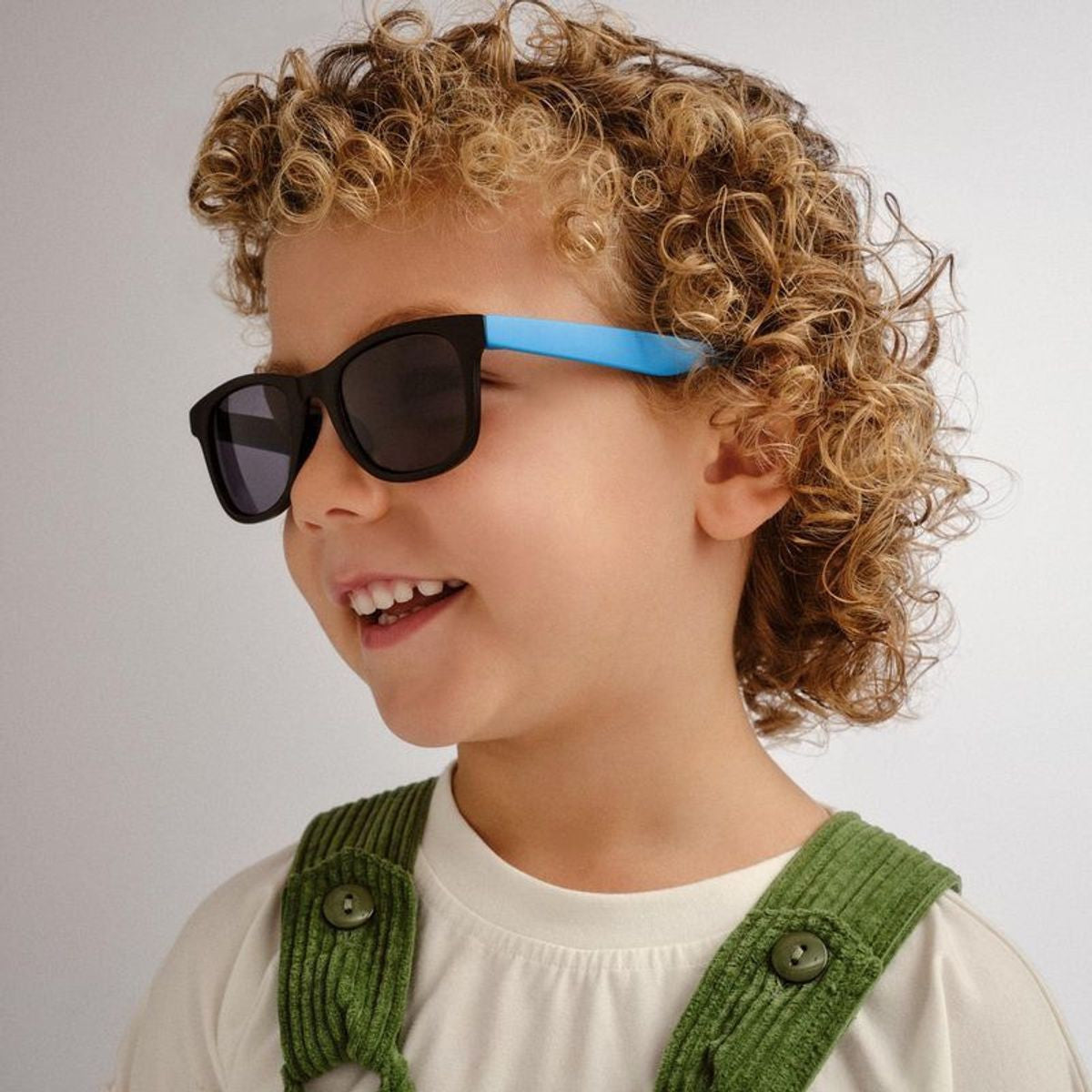 Caribou Flexi - Kids, Matte Black Neon/Smoke Polarised Lenses