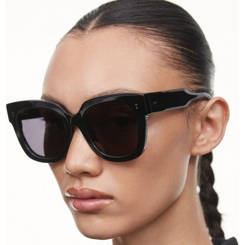 08.2, Black/Black Lenses