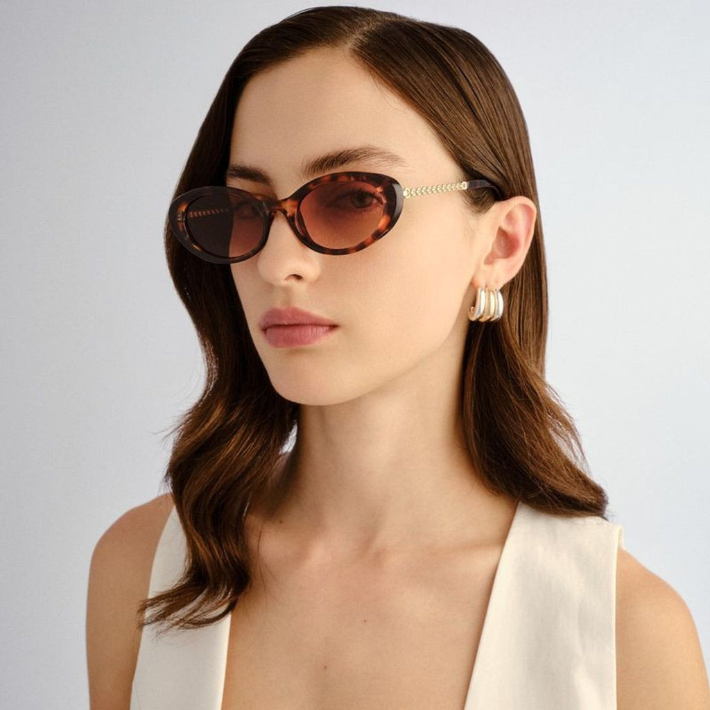 Meghan, Dark Tort/Brown Gradient Lenses