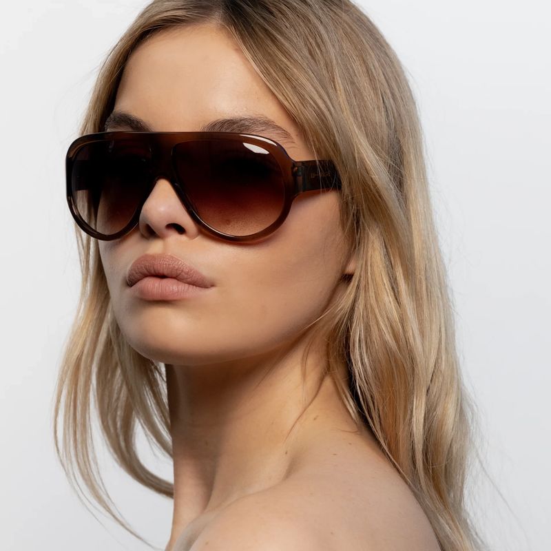 Lu Goldie Bunny Cinnamon Brown Gradient Lifestyle