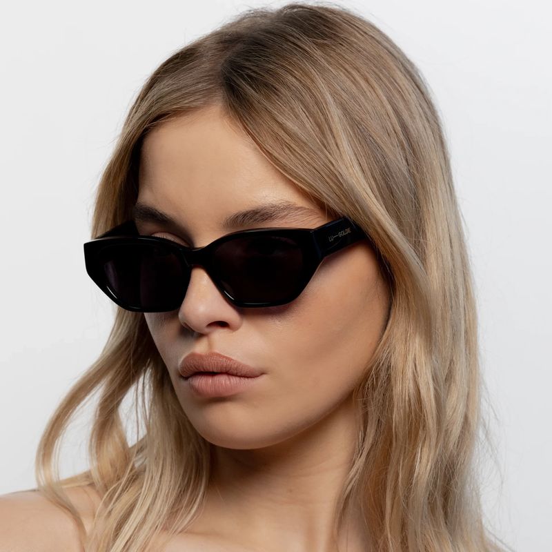 Lu Goldie Esme Black Black Lifestyle2