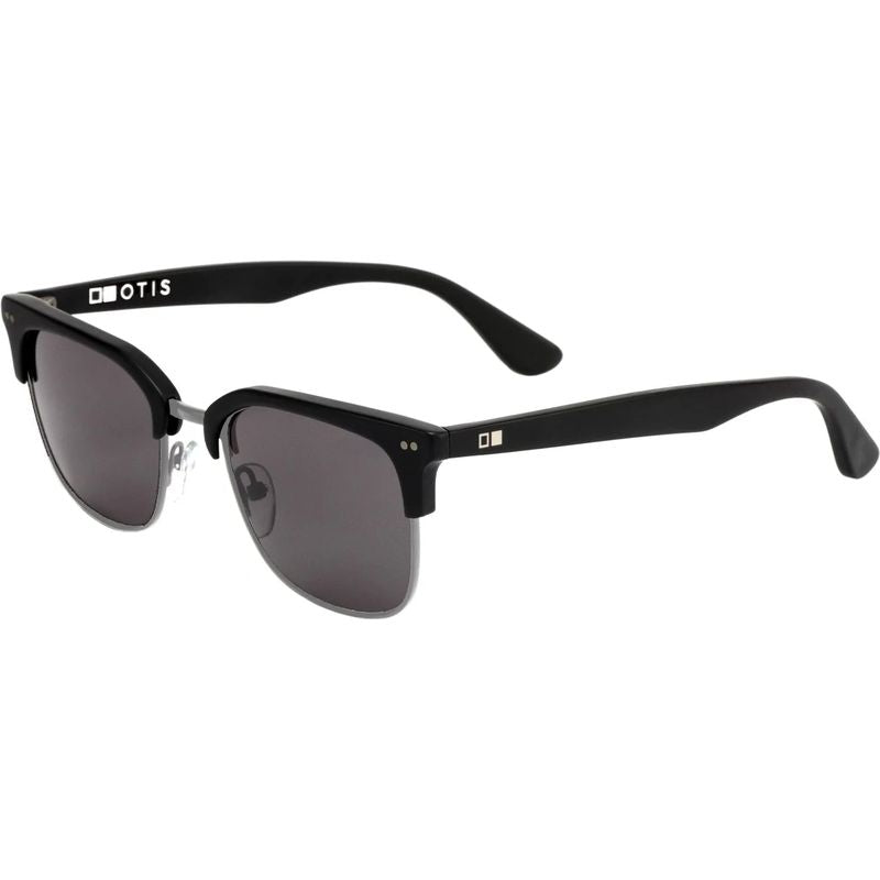 OTIS 100 Club Eco Matte Black Gunmetal L.I.T Grey Polarised Angle