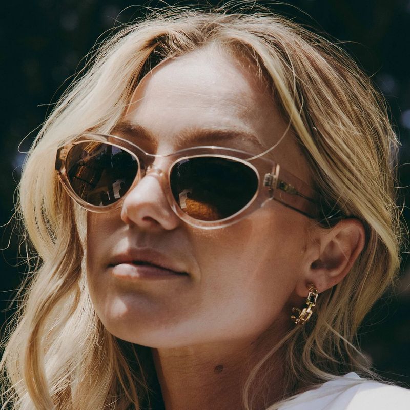 OTIS Audrey Eco Crystal Pebble L.I.T Brown Polarised Lifestyle