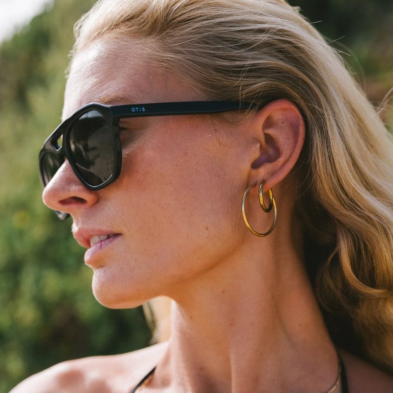 OTIS Desert Raven Eco Black Brown Polarised Lifestyle2