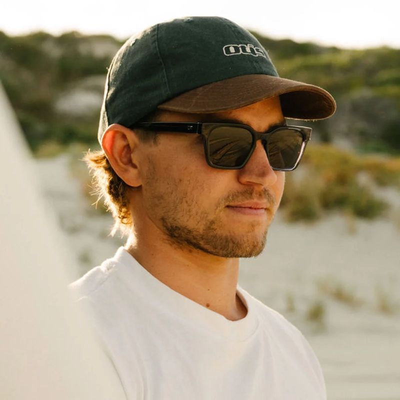 OTIS Interlude Eco Black L.I.T Grey Polarised Lifestyle