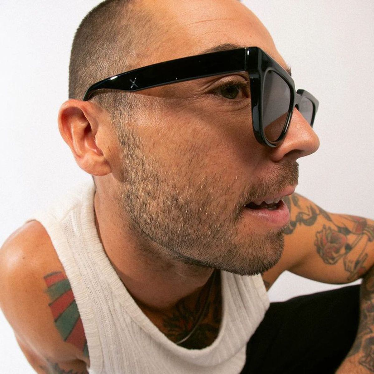 Oni, Gloss Black/Black Lenses