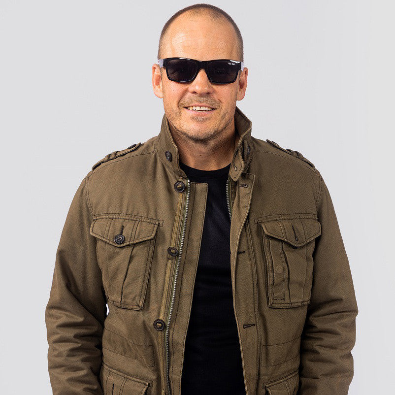 PU5279, Shiny Black /Smoke Polarised Lenses