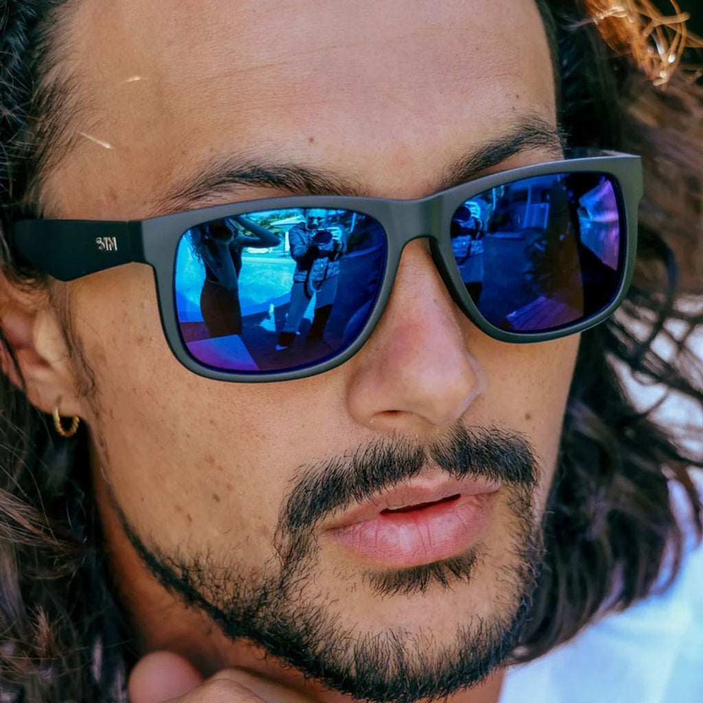 Riot, Matte Black First Mate/Blue Flash Mirror Polarised Lenses