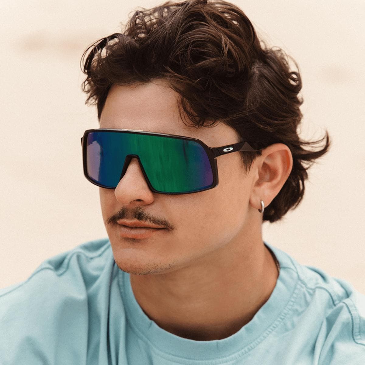 Man wearing sunglasses on the beach